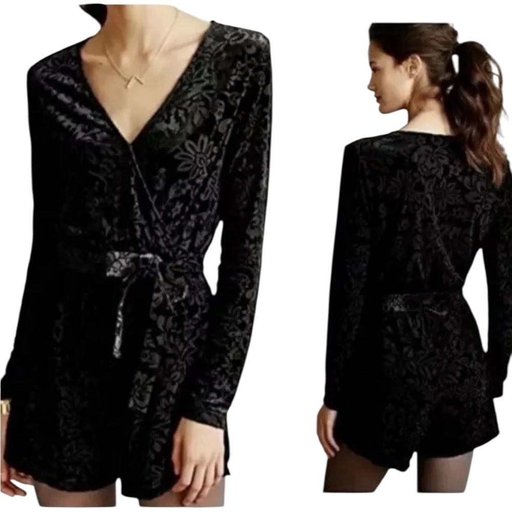 Anthropologie Saylor Burnout Velvet Romper Womens Black Floral V-Neck NWT